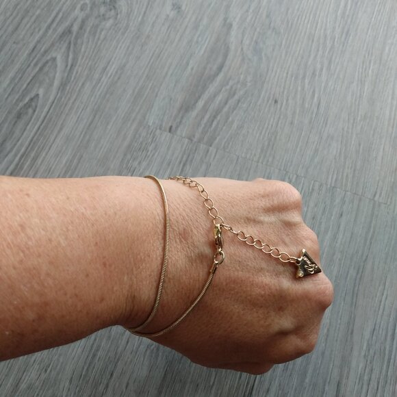 Guess Wrap Bracelet Gold Tone with Dangle - Picture 2 of 10